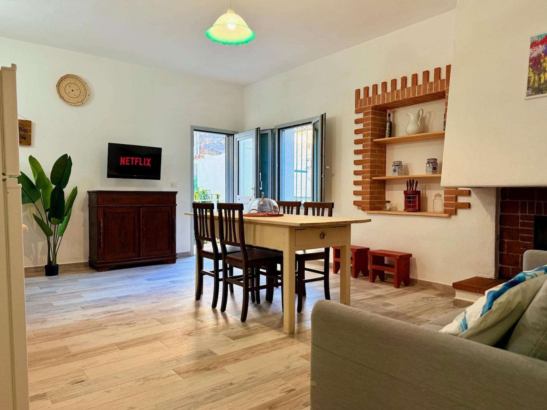 Dommos - Domosola Apartment オロゼーイ エクステリア 写真